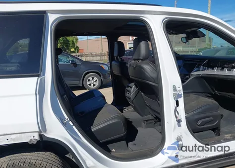 2023 Jeep Grand Cherokee Altitude 4X4 z USA, uszkodzony, nr VIN 1C4RJHAG2PC634501